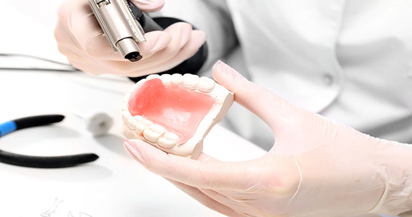 16 Dental White Clinic clinic cover