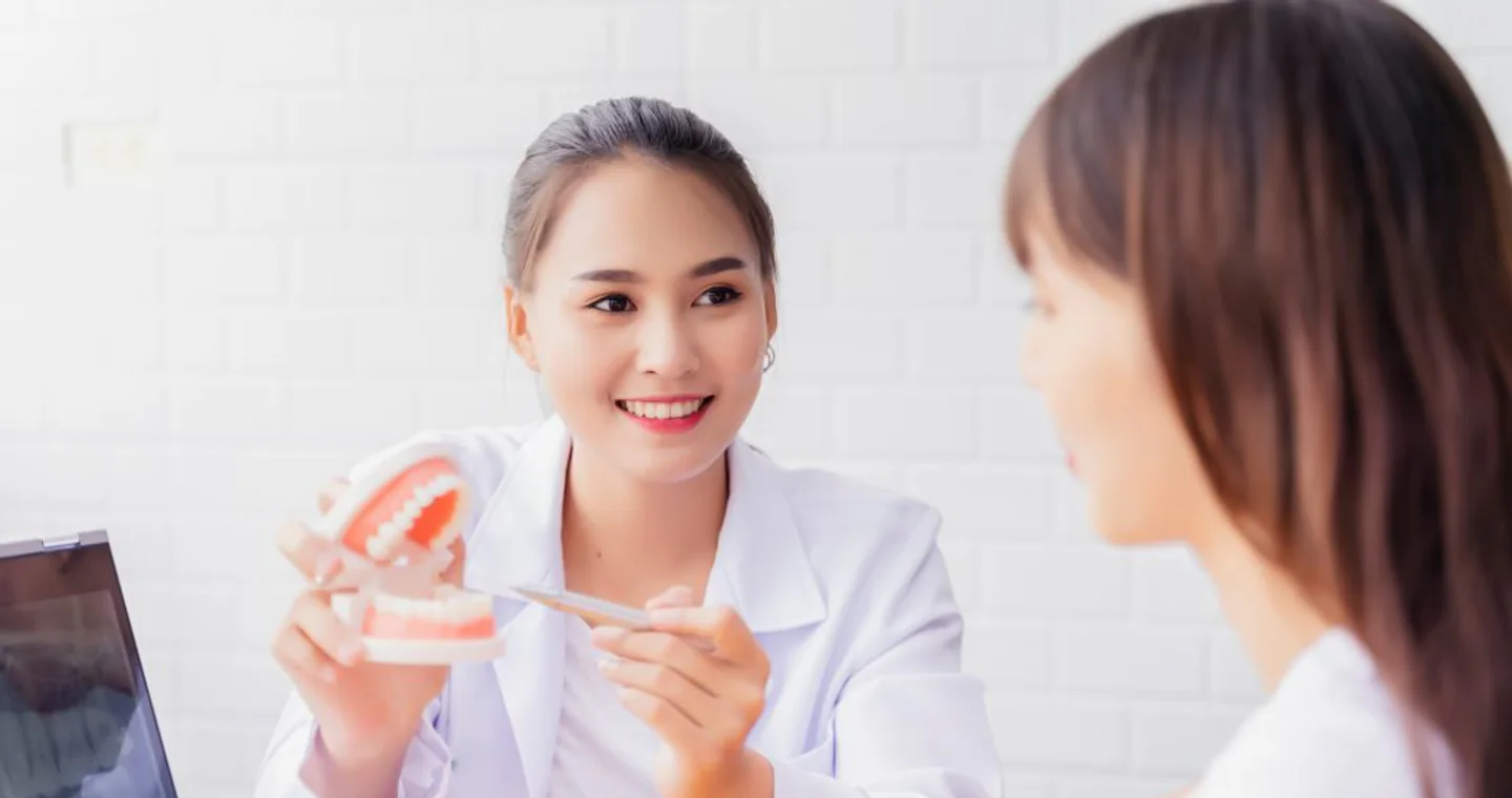 คลินิกทันตกรรมวีสไมล์ clinic cover